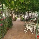 Проживание в семье Casa Carina