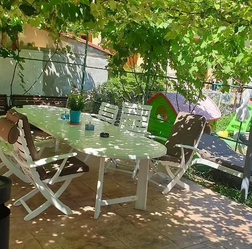 Casa Carina Gazde/Camere de închiriat